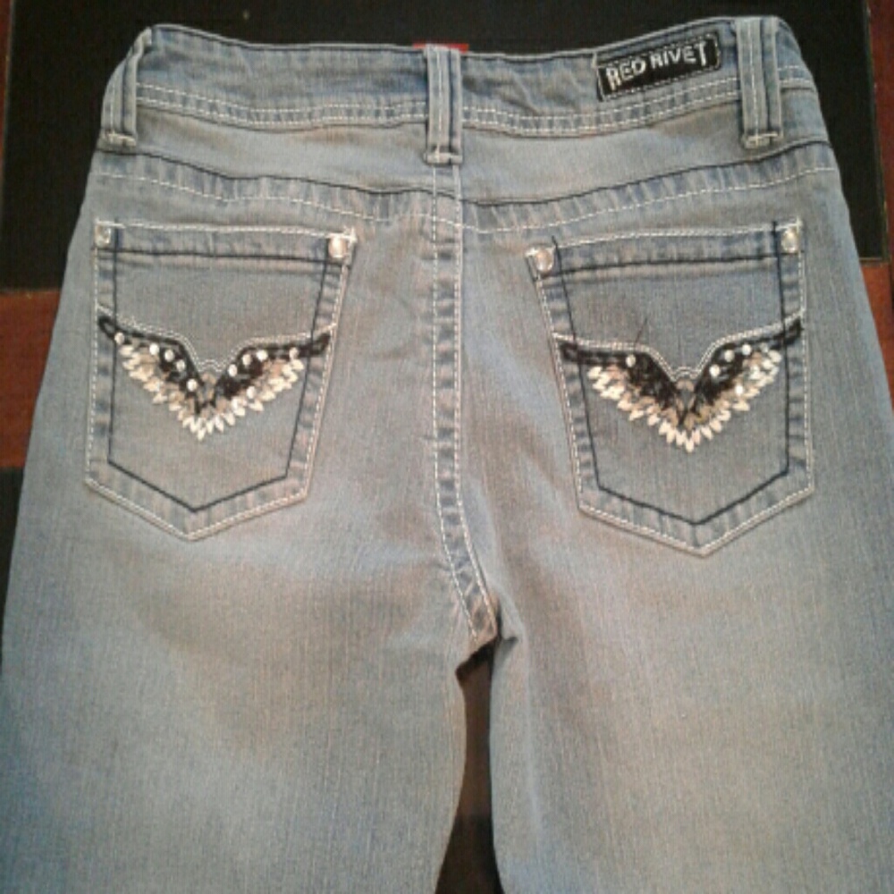 Red Rivet Crop Capris - Picture 2 of 6